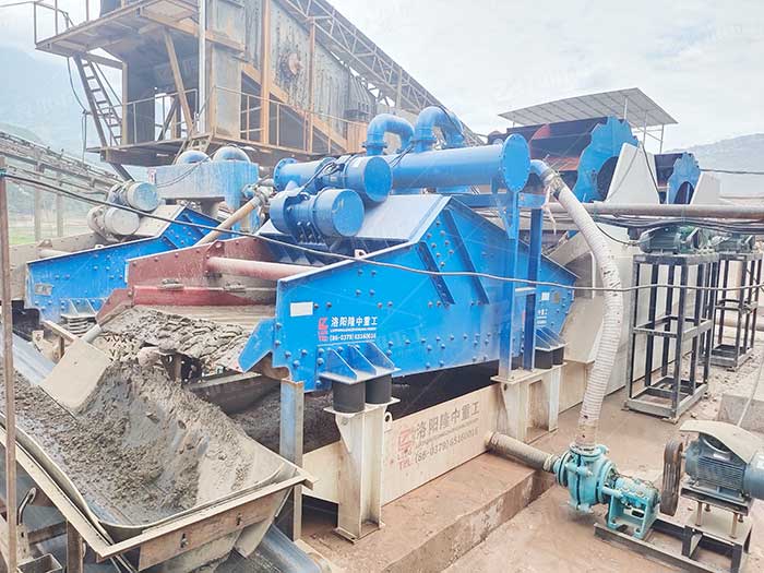 ��ɳ����һ�w�C�܌��F(xi��n)��ɰ�Ļ����c��ˮ���x